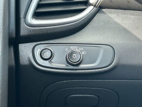 Used 2021 Chevrolet Trax LT w/ Driver Confidence Package image 20