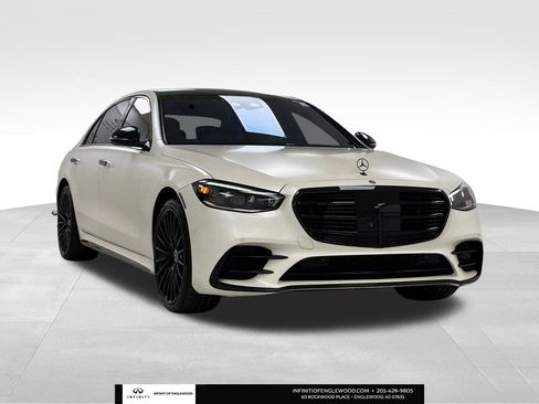 Used 2022 Mercedes-Benz S 580 4MATIC Sedan w/ AMG Line Package image 1
