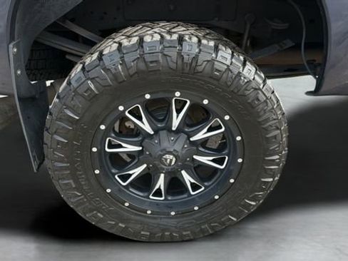 Used 2015 Ford F250 Lariat w/ Lariat Interior Package image 30