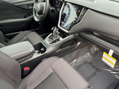 Used 2025 Subaru Outback Premium image 19