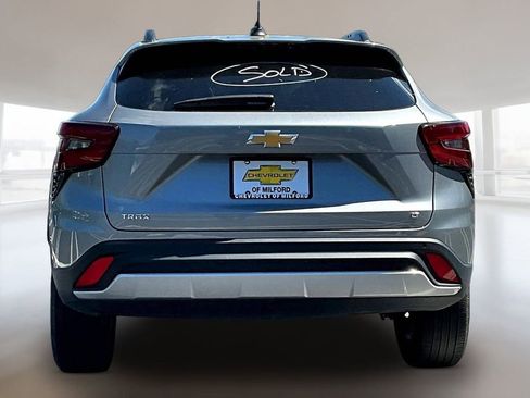 Used 2025 Chevrolet Trax LT w/ Driver Confidence Package FWD image 5