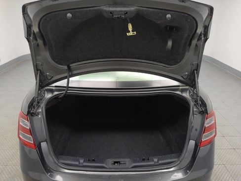 Used 2016 Ford Taurus SE FWD image 29