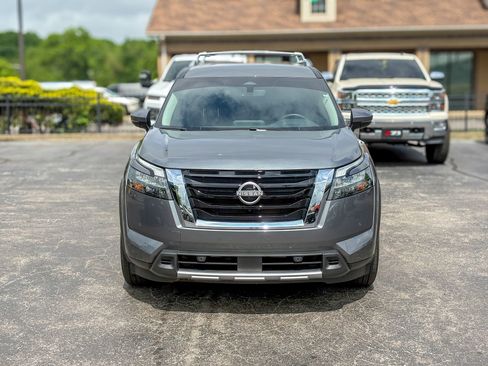Used 2025 Nissan Pathfinder SL AWD/4WD image 3