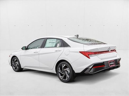 New 2025 Hyundai Elantra Limited image 7