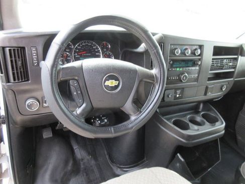 Used 2015 Chevrolet Express 3500 image 11