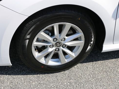 Used 2025 Toyota Camry LE image 14