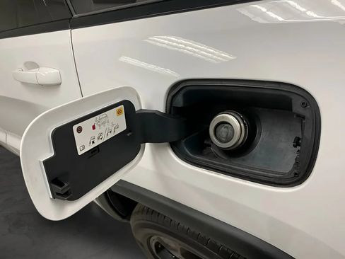 Used 2019 Jeep Grand Cherokee Laredo RWD image 25