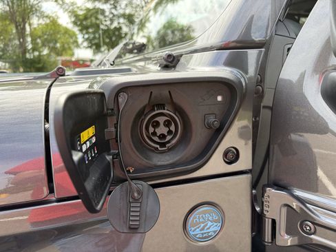 Used 2023 Jeep Wrangler Unlimited Rubicon 4xe w/ Steel Bumper Group AWD/4WD image 33