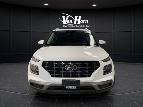 New 2026 Hyundai Venue SEL FWD image 2