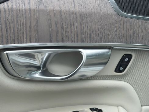 Certified 2023 Volvo XC90 B5 Plus w/ Protection Package Premier image 25