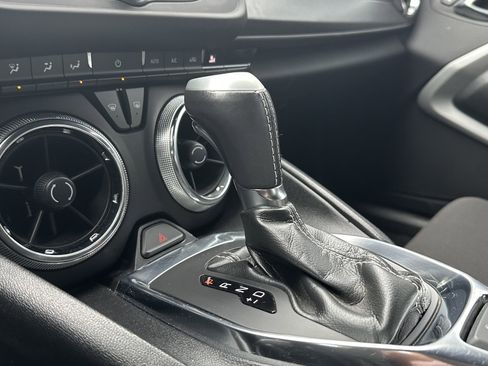 Used 2020 Chevrolet Camaro LT image 27