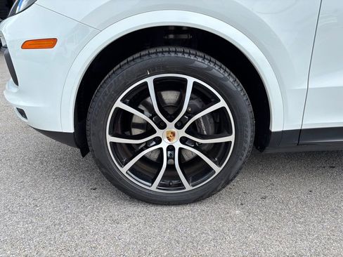 Certified 2021 Porsche Cayenne AWD/4WD image 38
