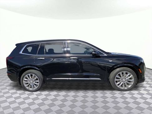 Used 2021 Cadillac XT6 Premium Luxury FWD image 2