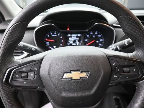 Used 2023 Chevrolet TrailBlazer LT FWD image 17