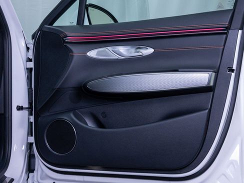 New 2026 Genesis GV70 2.5T Sport Prestige AWD/4WD image 10