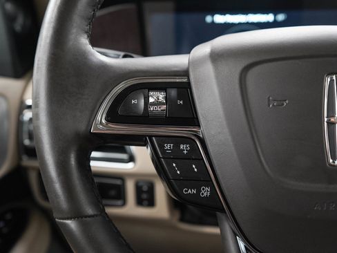 Used 2021 Lincoln Navigator Reserve w/ Luxury Package AWD/4WD image 27