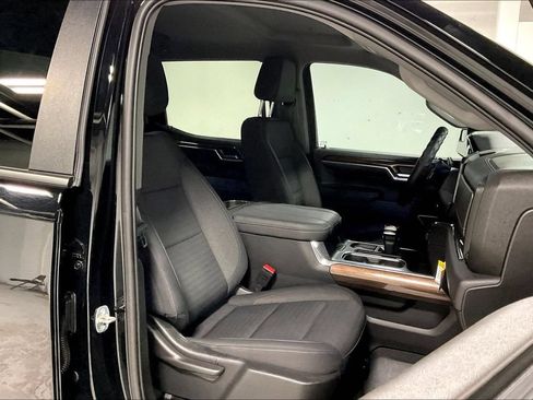 Used 2023 Chevrolet Silverado 1500 LT Trail Boss w/ LPO, Dark Essentials Package AWD/4WD image 9