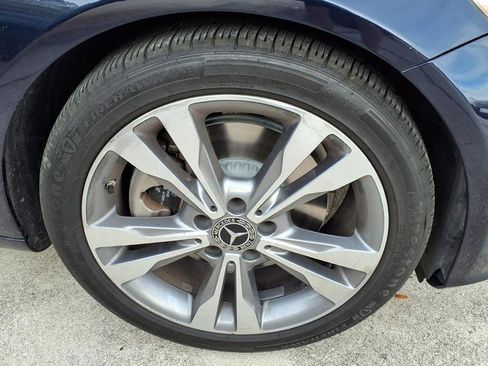 Used 2018 Mercedes-Benz C 300 Sedan image 4