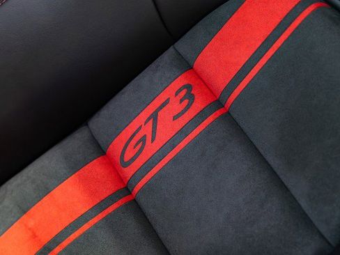 Used 2018 Porsche 911 GT3 RWD image 35