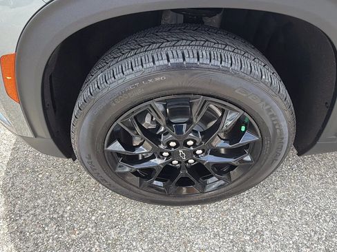 Used 2026 Chevrolet Traverse LT w/ Midnight/Sport Edition FWD image 12