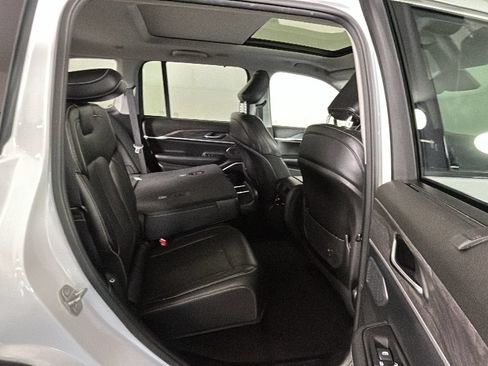 Used 2023 Jeep Grand Cherokee 4WD 4xe w/ Luxury Tech Group II image 34