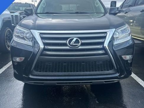 Used 2019 Lexus GX 460 image 2