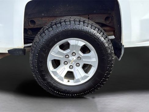 Used 2018 Chevrolet Silverado 1500 LT w/ All Star Edition image 17