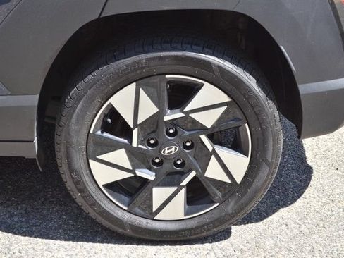 Used 2024 Hyundai Kona SEL AWD/4WD image 12
