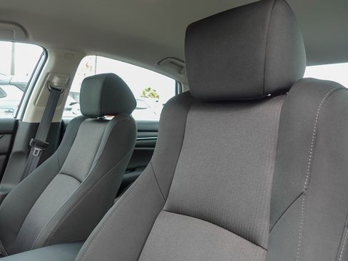 Used 2018 Honda Accord LX image 10