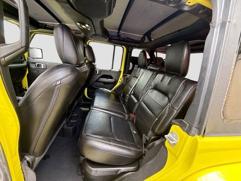 Used 2023 Jeep Wrangler Unlimited Sahara w/ Cold Weather Group image 27