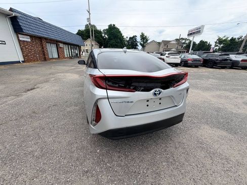 Used 2020 Toyota Prius Prime XLE FWD image 29