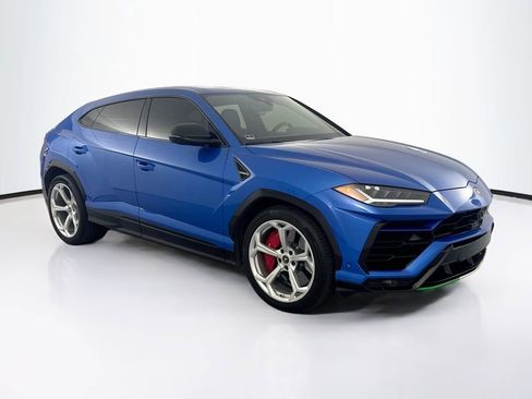 Used 2022 Lamborghini Urus image 3