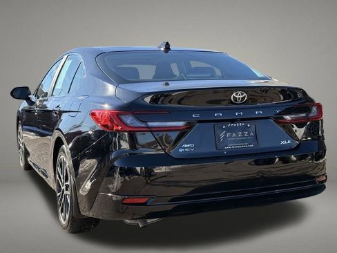 Used 2025 Toyota Camry XLE AWD/4WD image 3