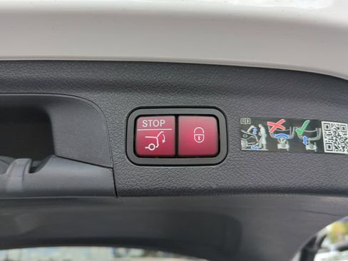 Used 2022 Mercedes-Benz GLE 350 image 18