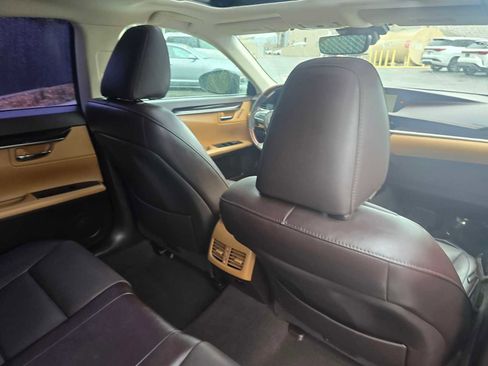 Used 2018 Lexus ES 350 w/ Navigation System Package image 15