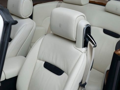 Used 2010 Rolls-Royce Phantom Drophead Coupe RWD image 14