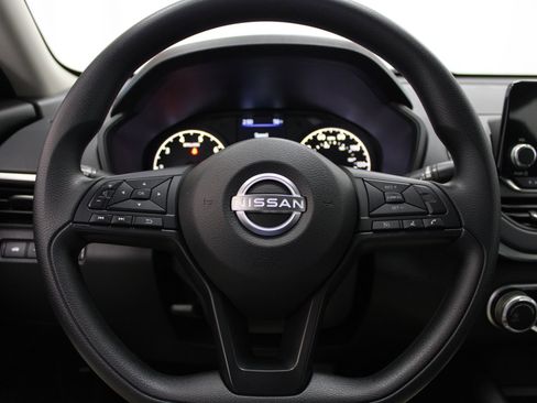 Used 2024 Nissan Altima 2.5 S image 31