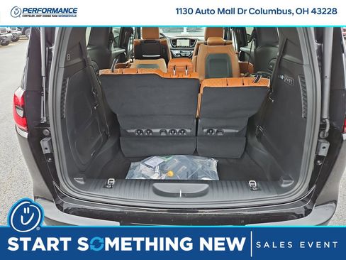 New 2026 Chrysler Pacifica Pinnacle w/ Trailer Tow Group image 12