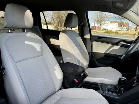 Used 2020 Volkswagen Tiguan S image 26