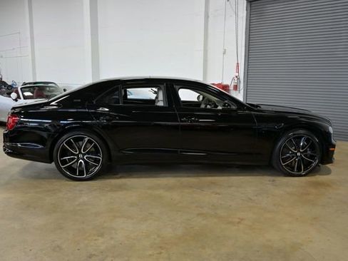 Used 2024 Bentley Flying Spur V8 AWD/4WD image 13