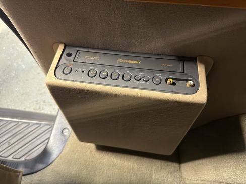 Used 2003 Ford E-150 and Econoline 150 RWD image 33