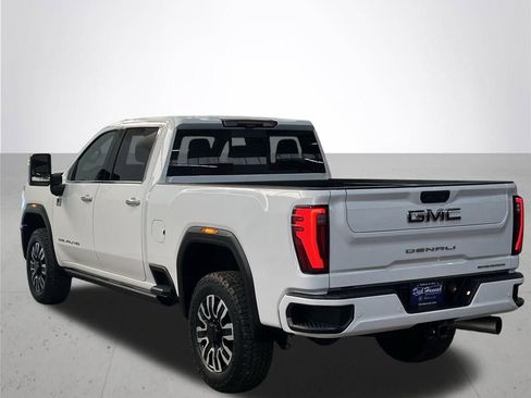 Used 2024 GMC Sierra 2500 Denali Ultimate image 12