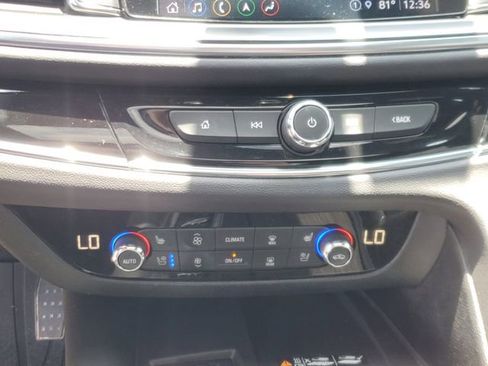 Used 2023 Buick Enclave Avenir FWD image 28