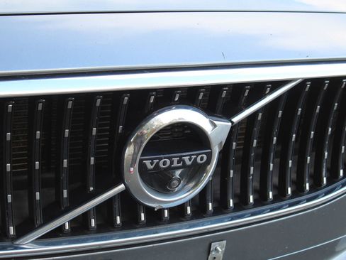 Used 2019 Volvo V90 T6 Cross Country w/ Advanced Package image 38