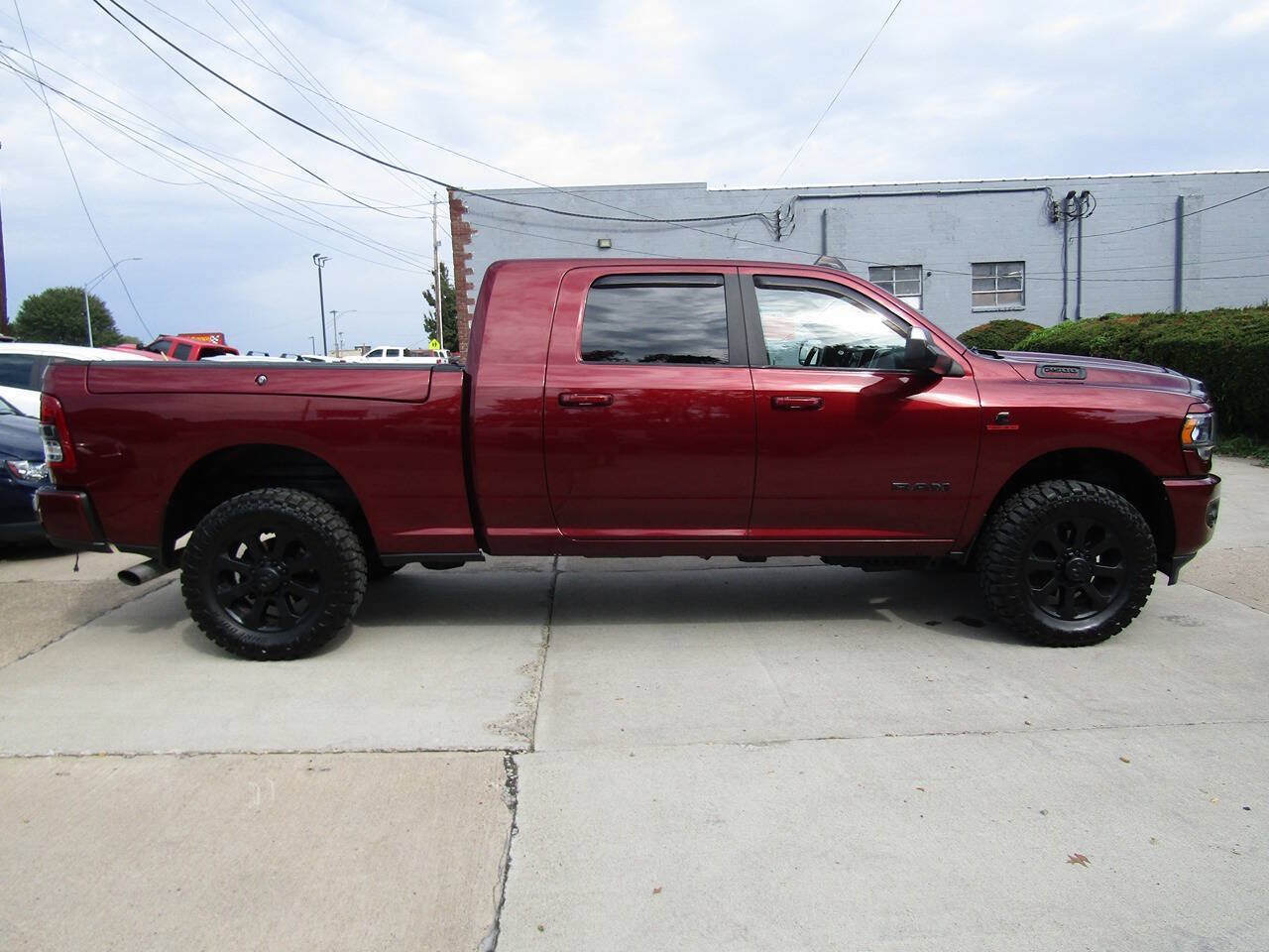 Used 2021 RAM 2500 Big Horn w/ Night Edition AWD/4WD image 5