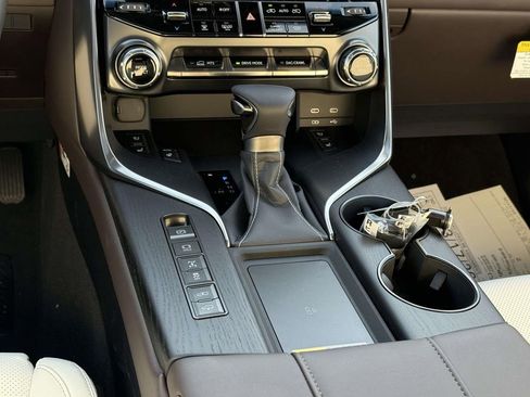 Used 2026 Lexus LX 600 4WD w/ Accessory Package (Z1) image 20