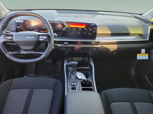 New 2026 Kia Sorento LX FWD image 7