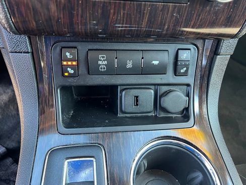 Used 2016 Chevrolet Traverse LT w/ Style and Technology Package AWD/4WD image 35