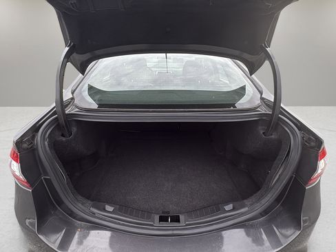 Used 2016 Ford Fusion SE image 16