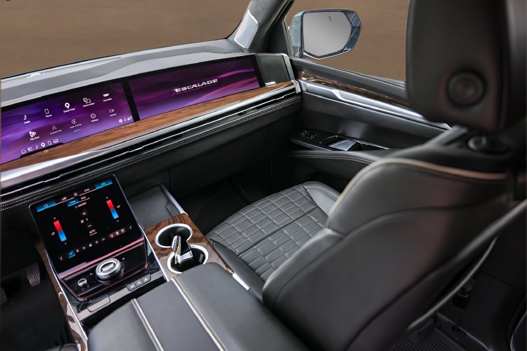 Certified 2025 Cadillac Escalade Sport Platinum w/ LPO, ONYX Package AWD/4WD image 30